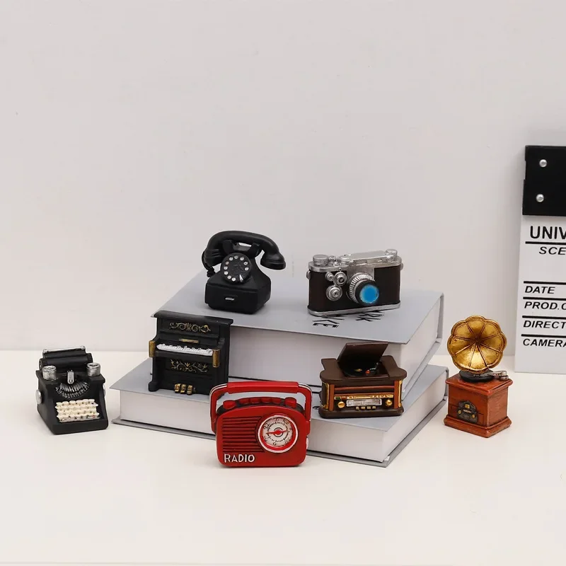 Vintage Mini Camera Decor Desk - Collectible Vintage Cameras 评论和价格
