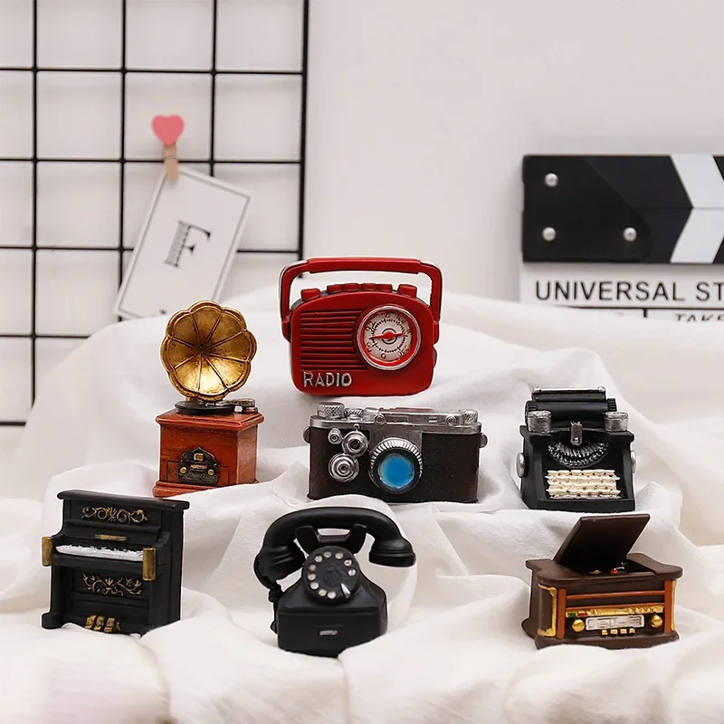 Vintage Mini Camera Decor Desk - Collectible Vintage Cameras 评论和价格