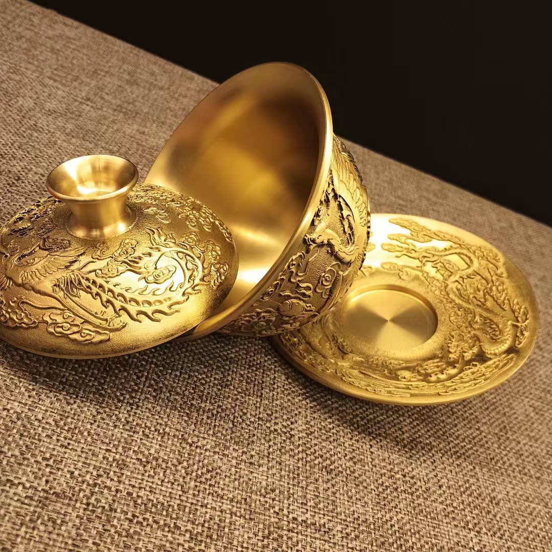 Vintage Brass Embossed Dragon  - Vintage Collectible Furniture 评论和价格