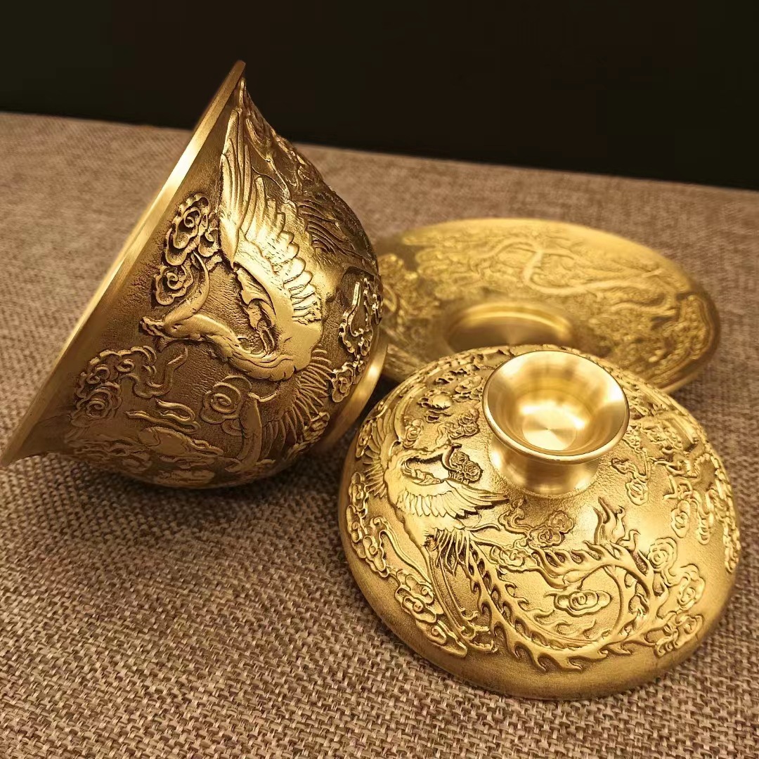 Vintage Brass Embossed Dragon  - Vintage Collectible Furniture 评论和价格