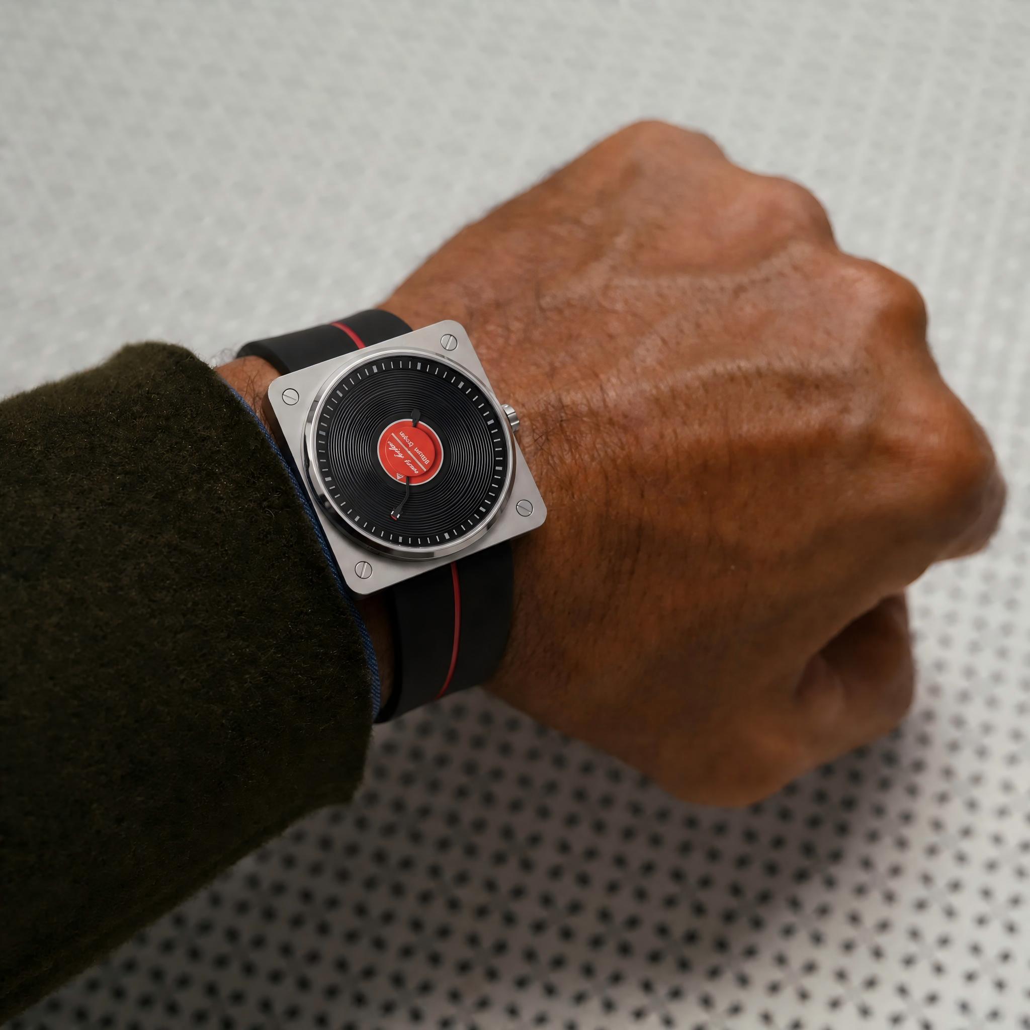 SKU Vinyl Record Quartz Men's  - Vintage Watch Collecting 评论和价格