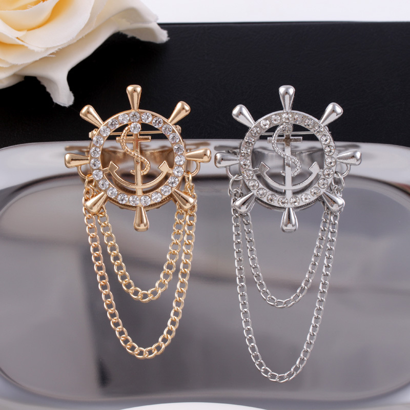 Vintage suit badge, navy style - Vintage Toys Collection 评论和价格